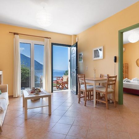 Pavio Villa Poros  Exterior photo