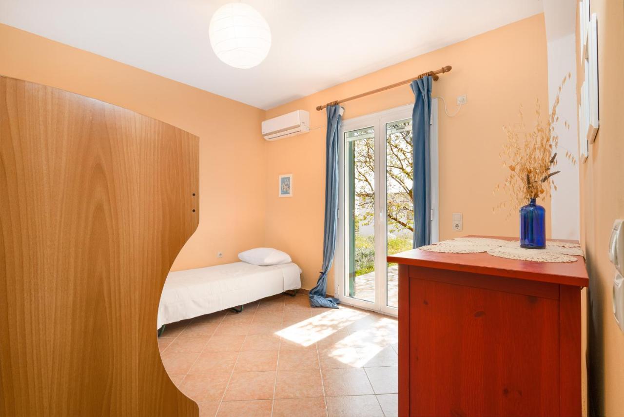 Pavio Villa Poros  Exterior photo