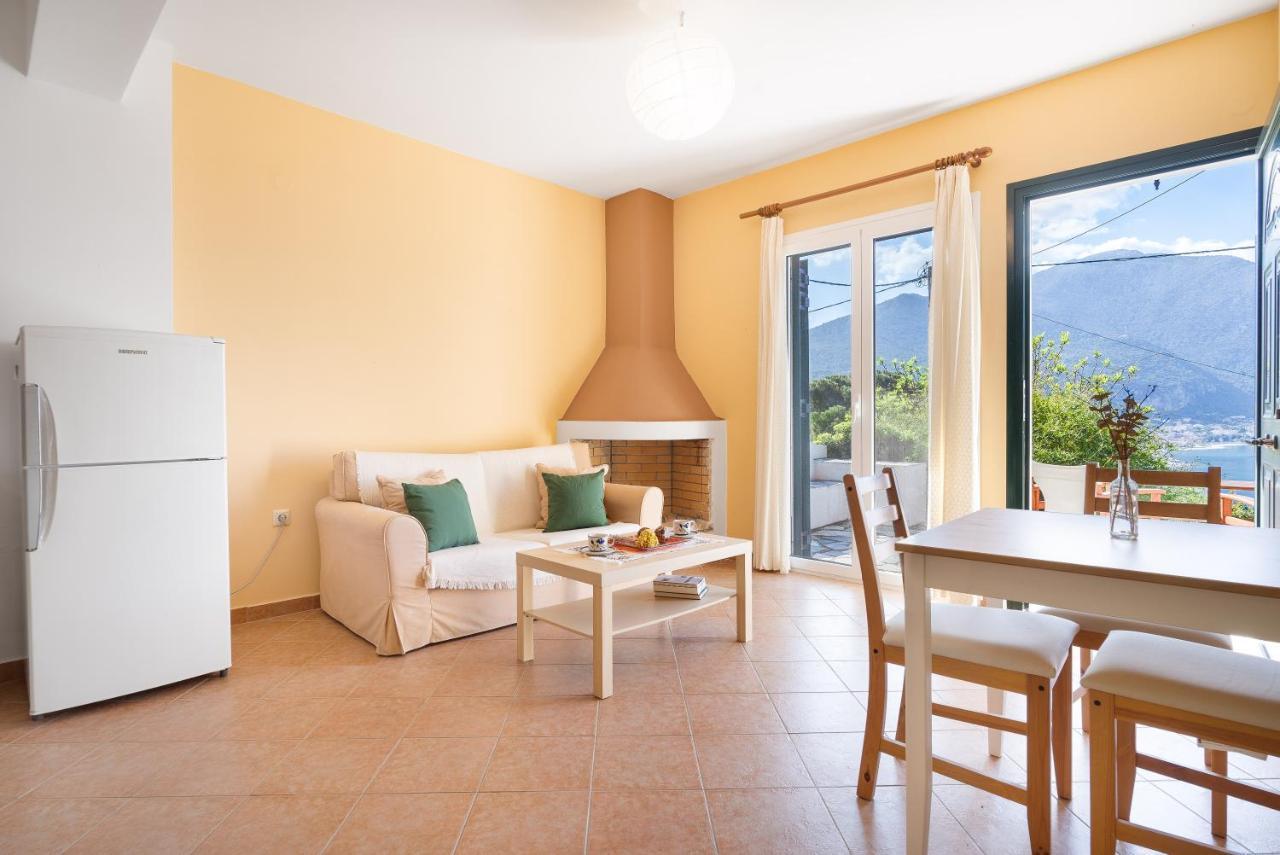Pavio Villa Poros  Exterior photo
