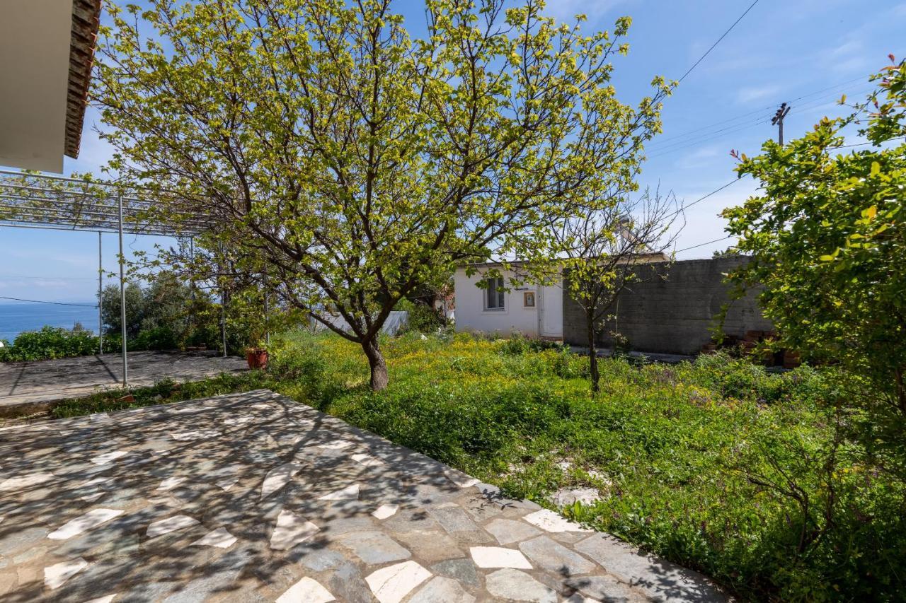 Pavio Villa Poros  Exterior photo